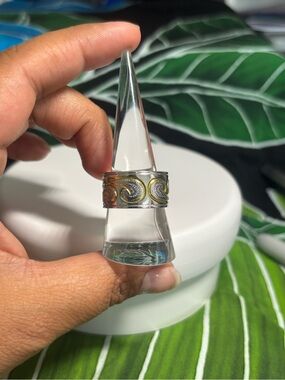 Two-Tone Scroll Band Ring - Silver & Gold